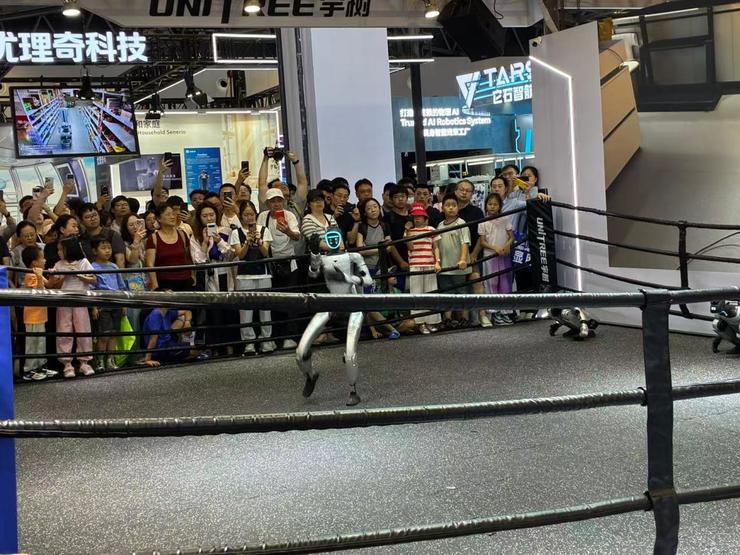 WRC前瞻:机器人自己办大会,整机厂告别翻跟头,比WAIC精彩十倍|WRC 2026