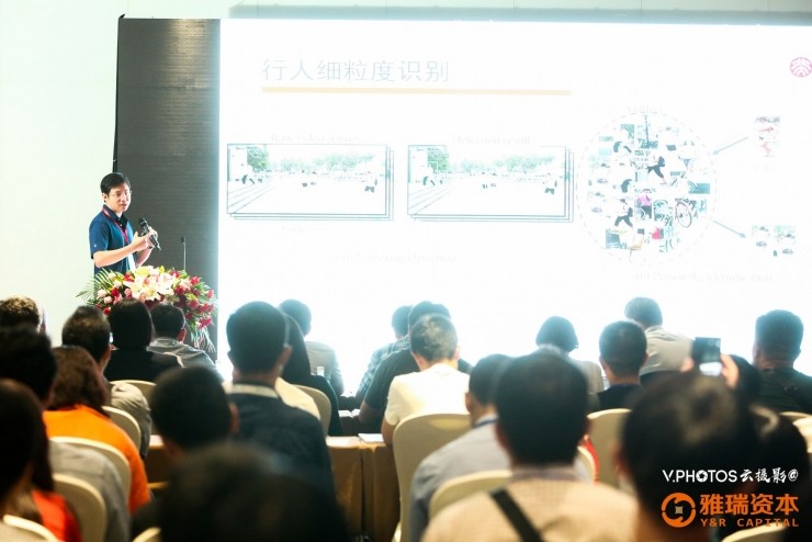 人造电子皮肤、软体机器人、单孔腔镜手术机器人......青年科学家们都在研究哪些“黑科技”? | WRC 2017