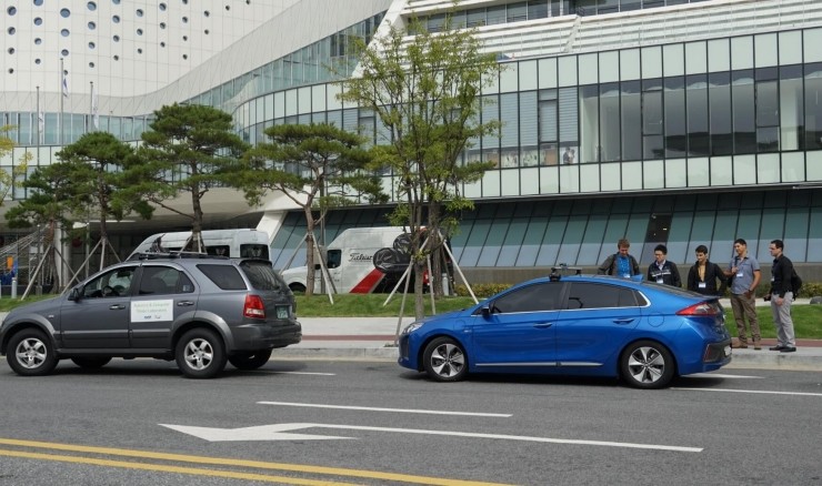 IROS 2016 | 这里有一辆会“透视”的汽车